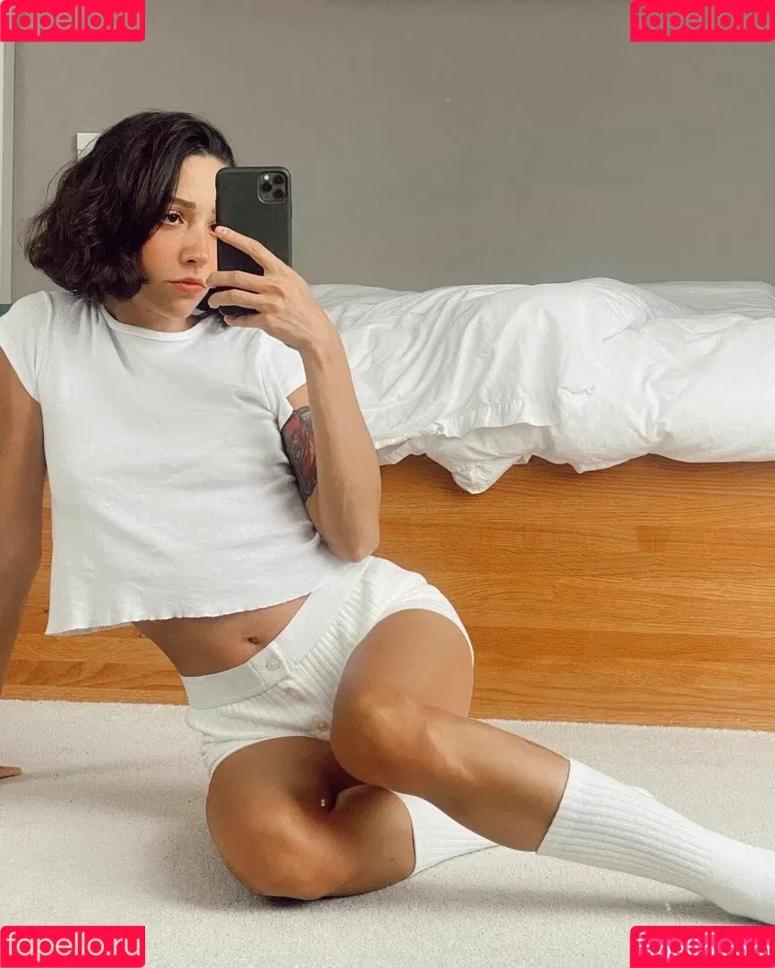 Zeynep Bastık Onlyfans Photo Gallery 