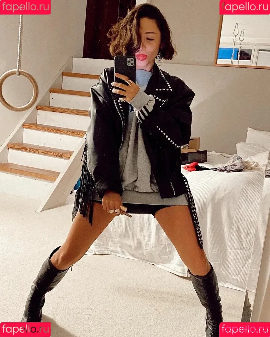 Zeynep Bastık Onlyfans Photo Gallery 