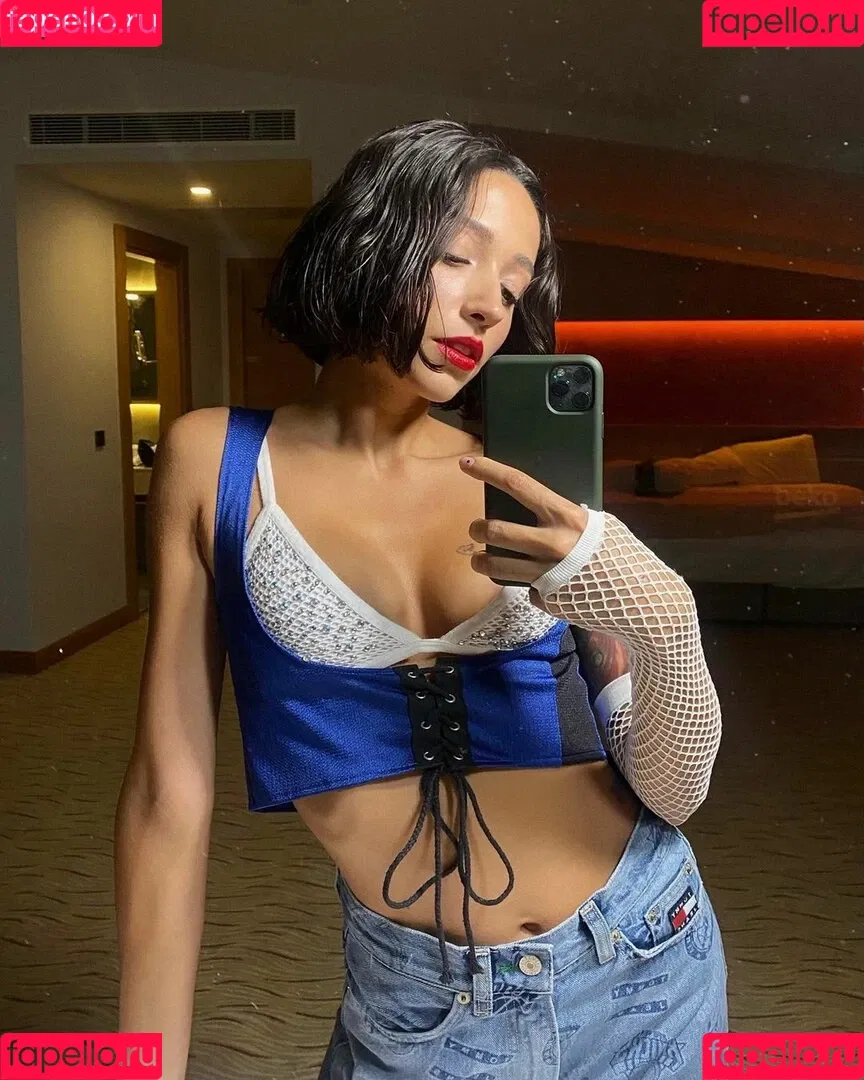 Zeynep Bastık Onlyfans Photo Gallery 