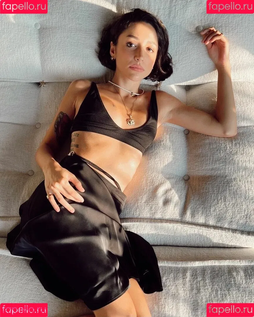 Zeynep Bastık Onlyfans Photo Gallery 