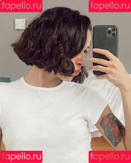 Zeynep Bastık Onlyfans Photo Gallery 