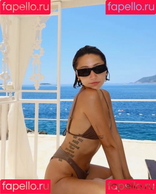 Zeynep Bastık Onlyfans Photo Gallery 