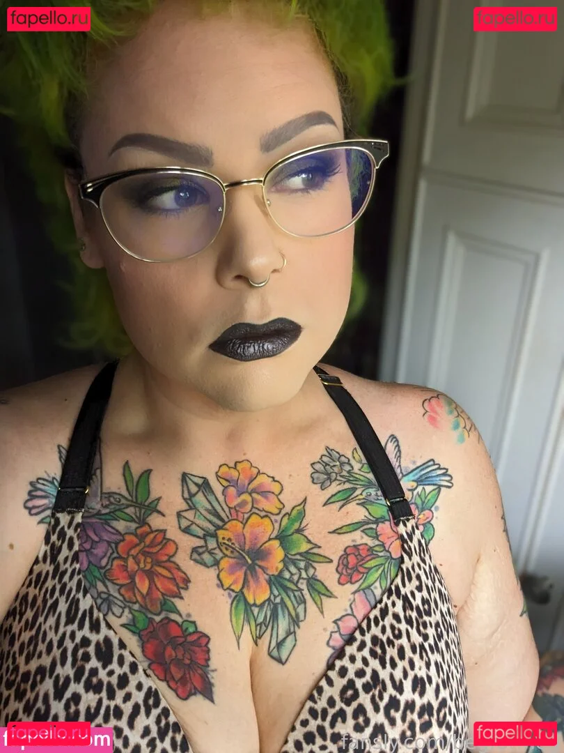 begformeg Onlyfans Photo Gallery 