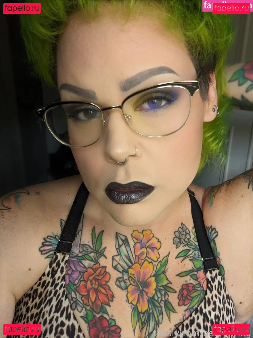 begformeg Onlyfans Photo Gallery 