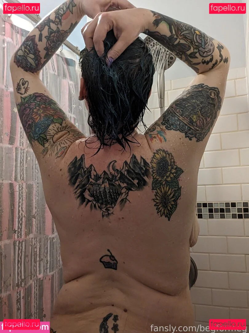 begformeg Onlyfans Photo Gallery 