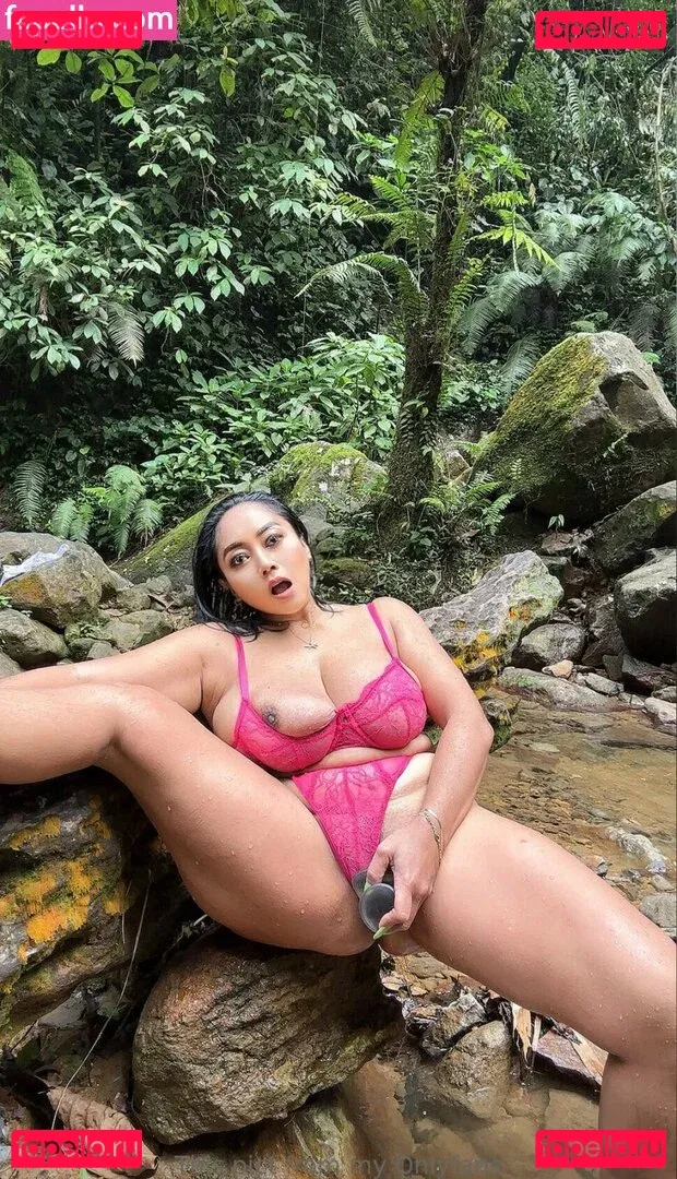 Sarah Ardhelia Onlyfans Photo Gallery 