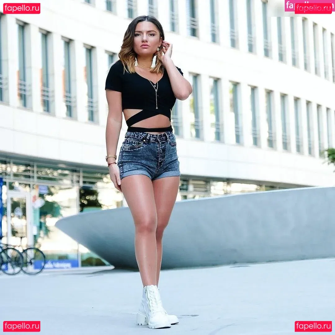 Ella_di_fit Onlyfans Photo Gallery 