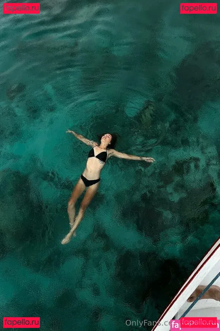 kirateen Onlyfans Photo Gallery 