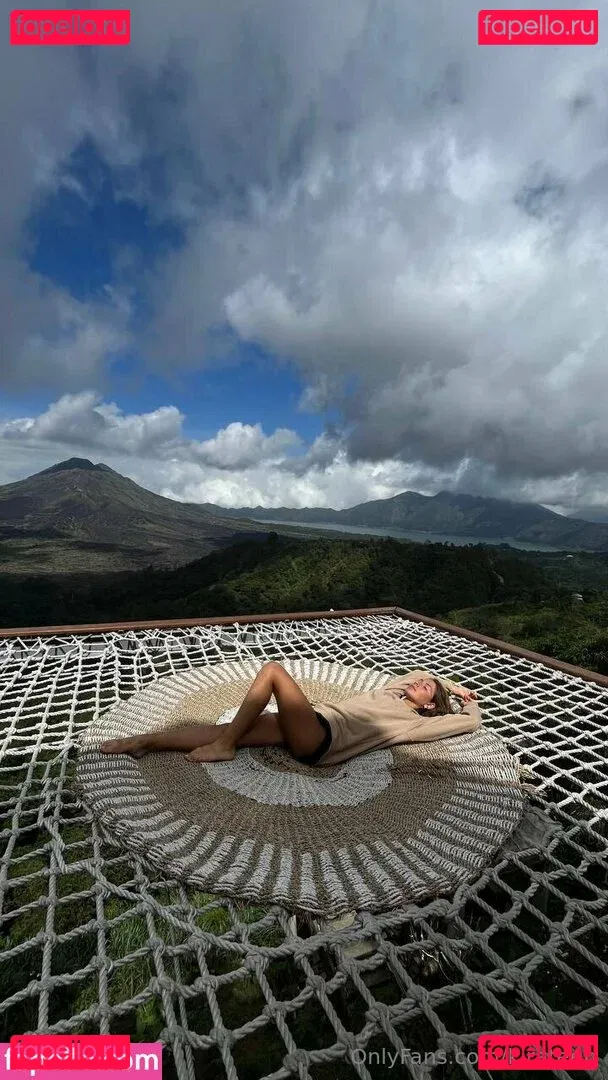 kirateen Onlyfans Photo Gallery 