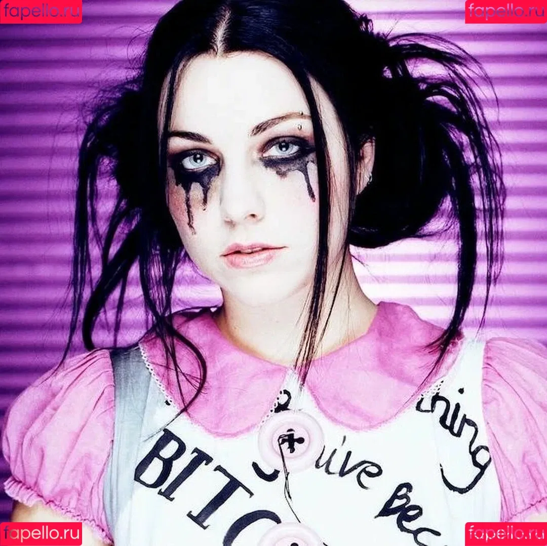 Amy Lee Onlyfans Photo Gallery 