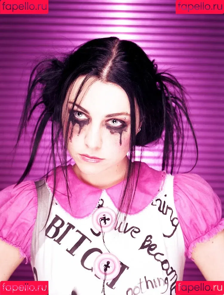 Amy Lee Onlyfans Photo Gallery 
