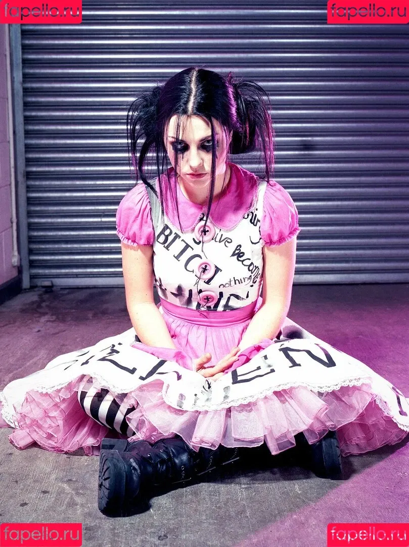 Amy Lee Onlyfans Photo Gallery 