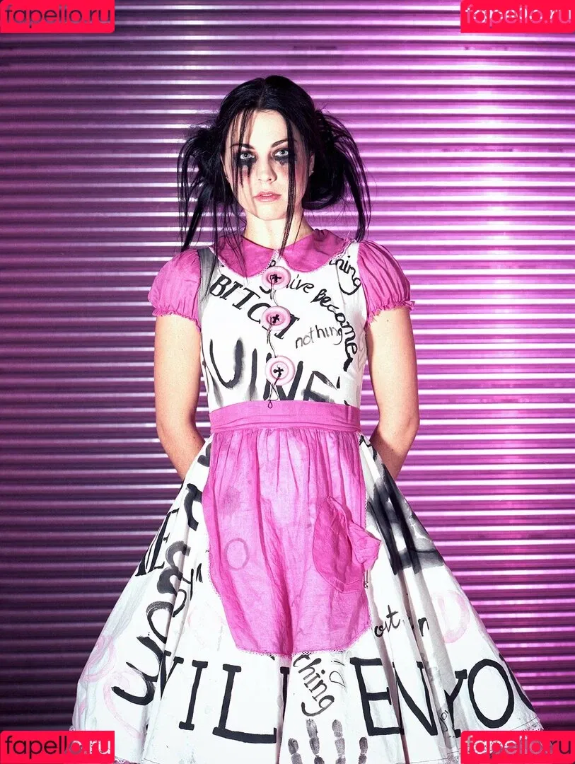 Amy Lee Onlyfans Photo Gallery 