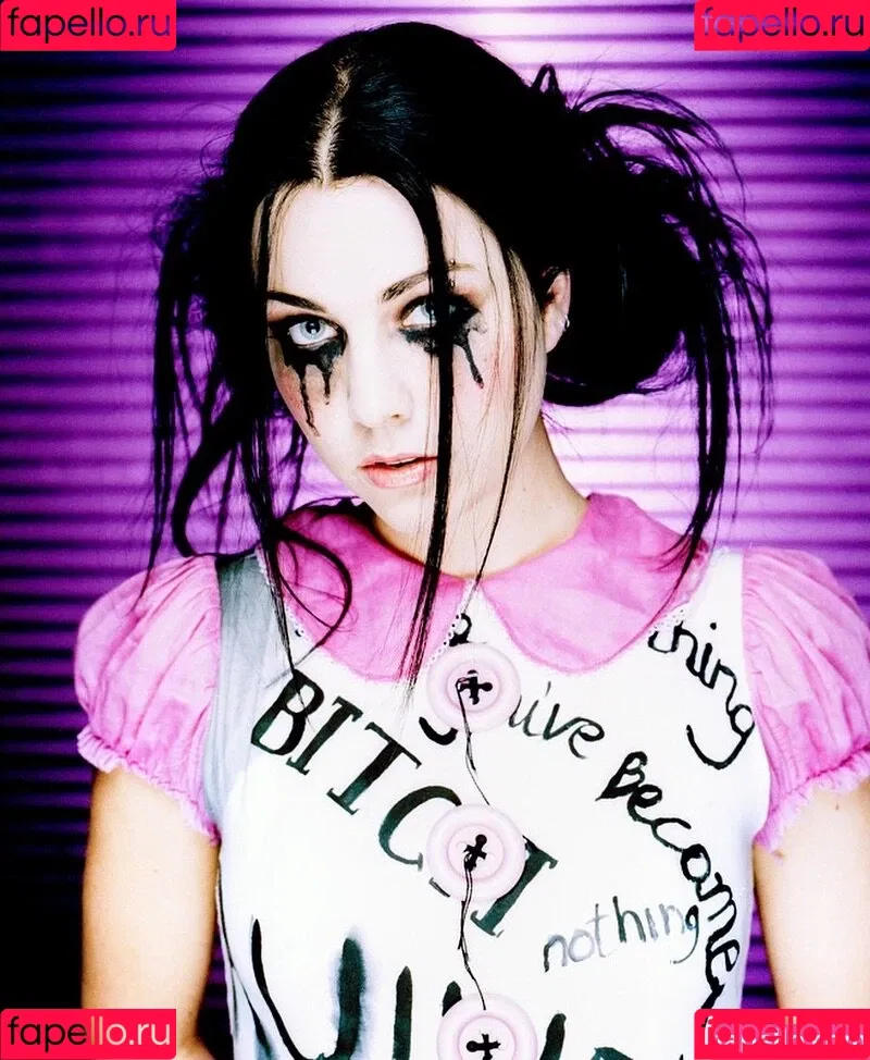 Amy Lee Onlyfans Photo Gallery 