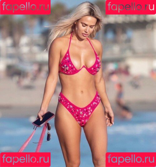 CJ Perry Onlyfans Photo Gallery 