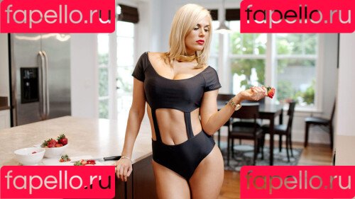 CJ Perry Onlyfans Photo Gallery 