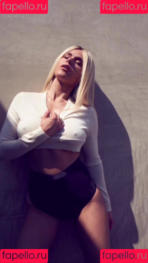 CJ Perry Onlyfans Photo Gallery 