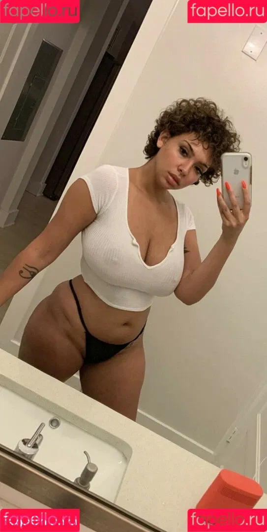Annamarie Sarai Onlyfans Photo Gallery 