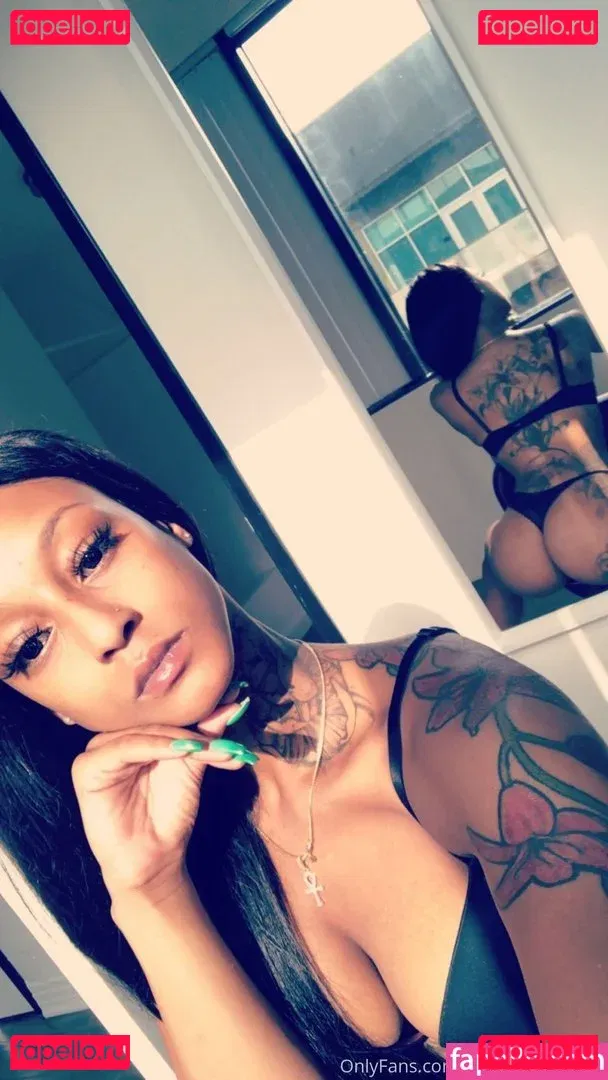 Theofficialmizztwerksum Onlyfans Photo Gallery 