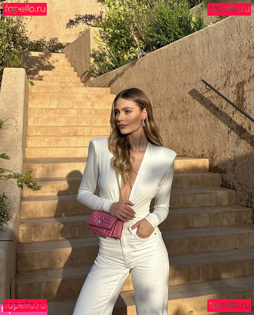 Emilia Bte Onlyfans Photo Gallery 