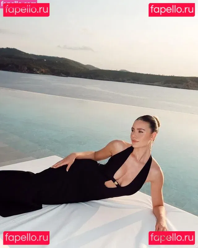 Emilia Bte Onlyfans Photo Gallery 