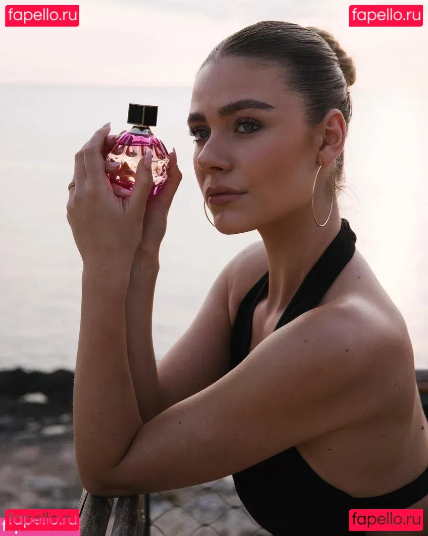 Emilia Bte Onlyfans Photo Gallery 