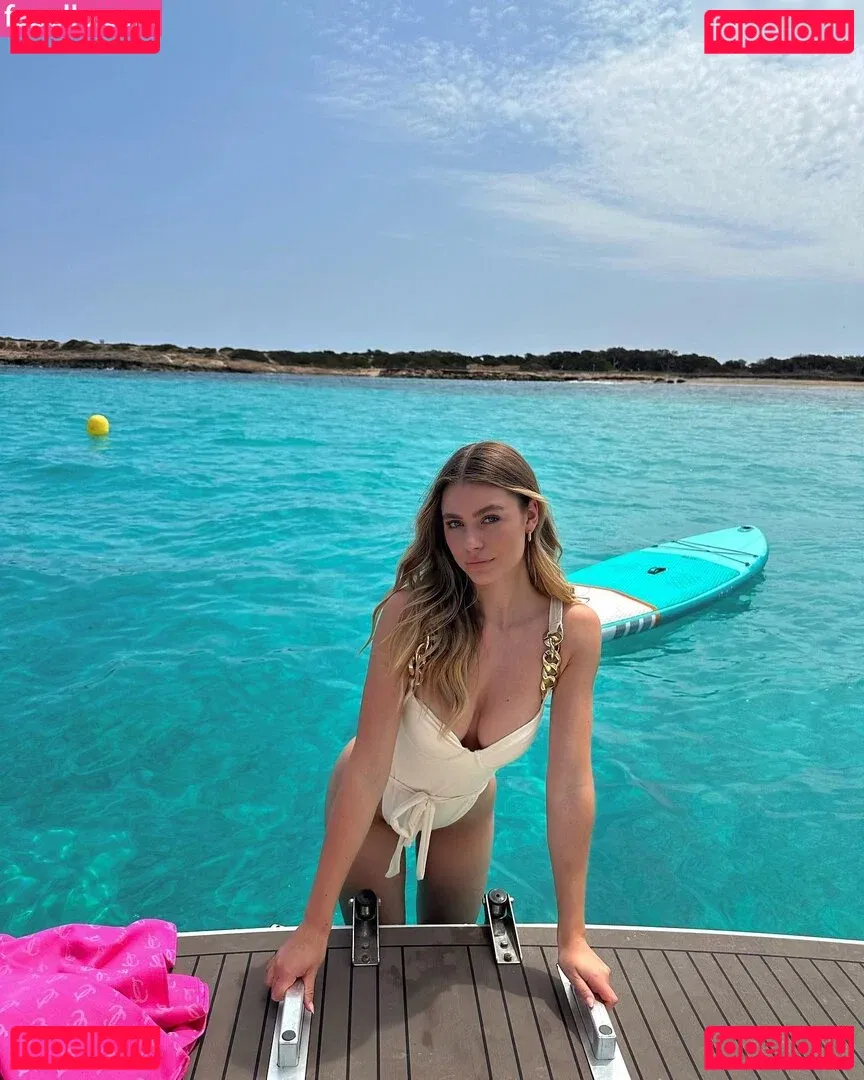 Emilia Bte Onlyfans Photo Gallery 