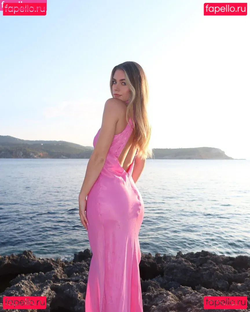 Emilia Bte Onlyfans Photo Gallery 