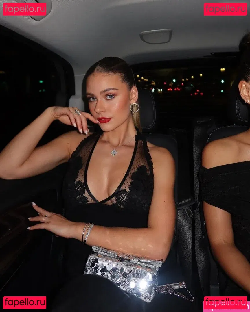 Emilia Bte Onlyfans Photo Gallery 