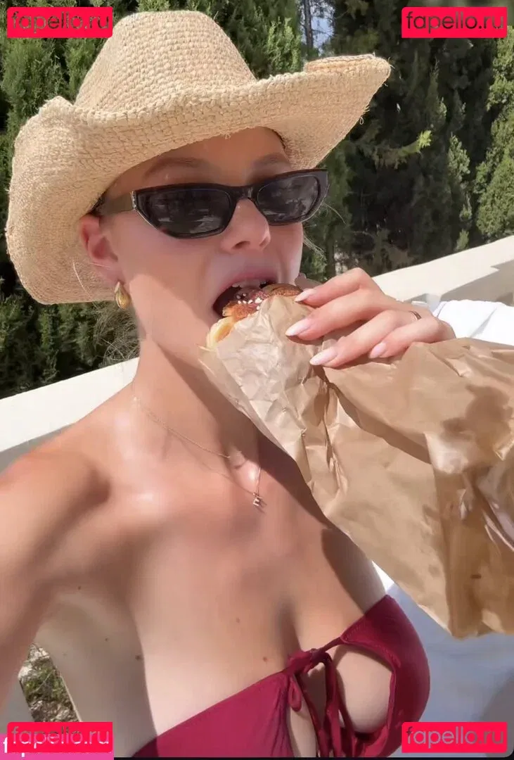 Emilia Bte Onlyfans Photo Gallery 