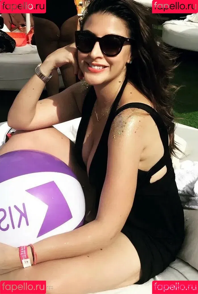 Karishma Kotak Onlyfans Photo Gallery 