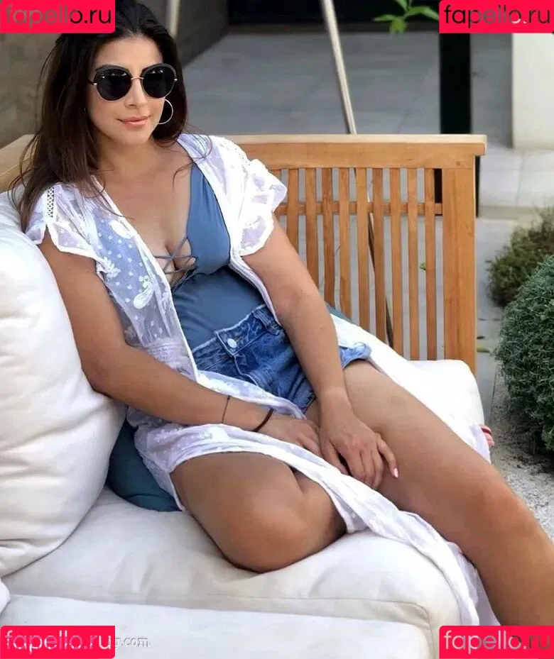 Karishma Kotak Onlyfans Photo Gallery 