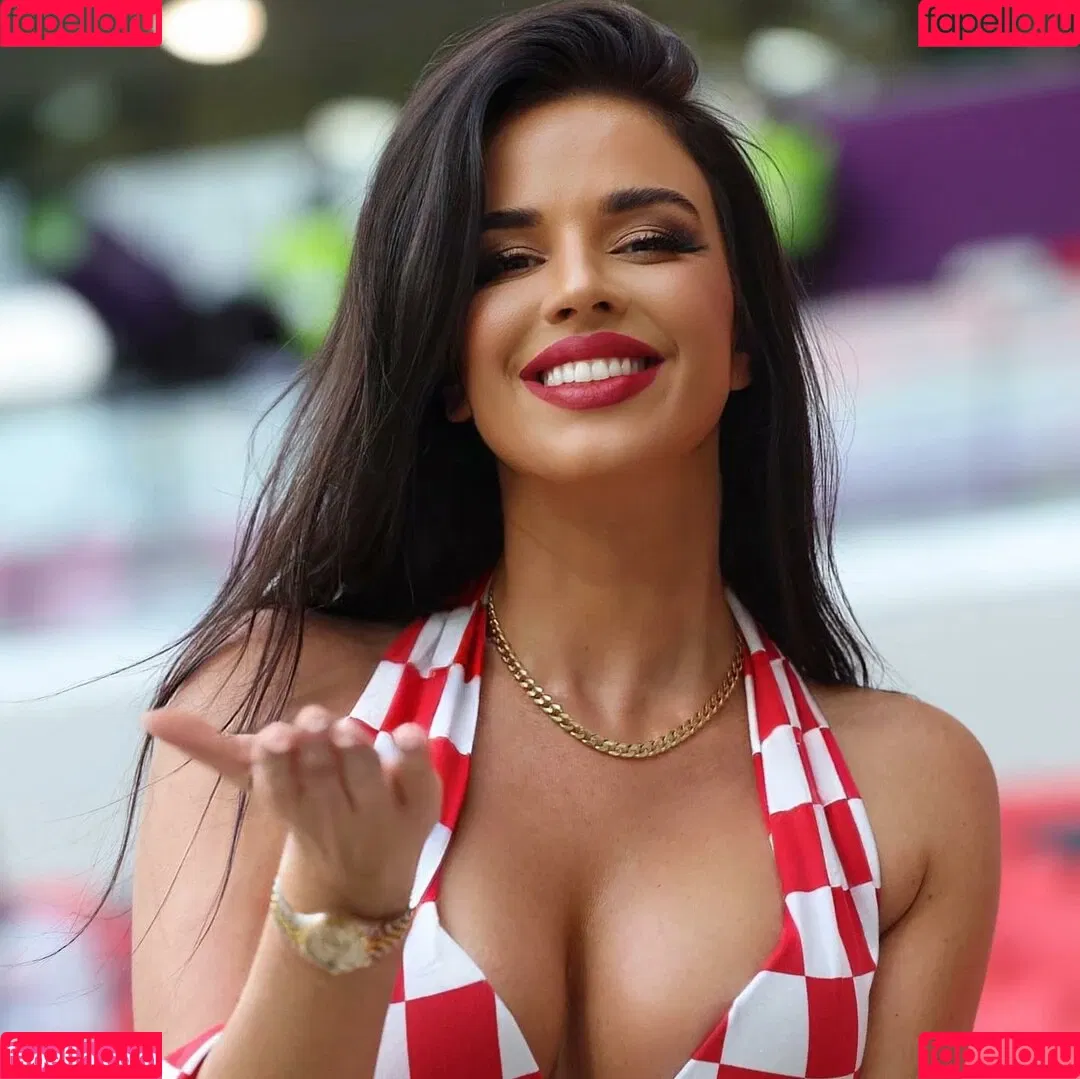Ivana Knoll Onlyfans Photo Gallery 