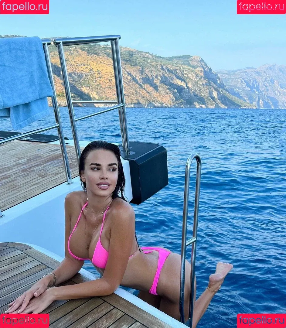 Ivana Knoll Onlyfans Photo Gallery 