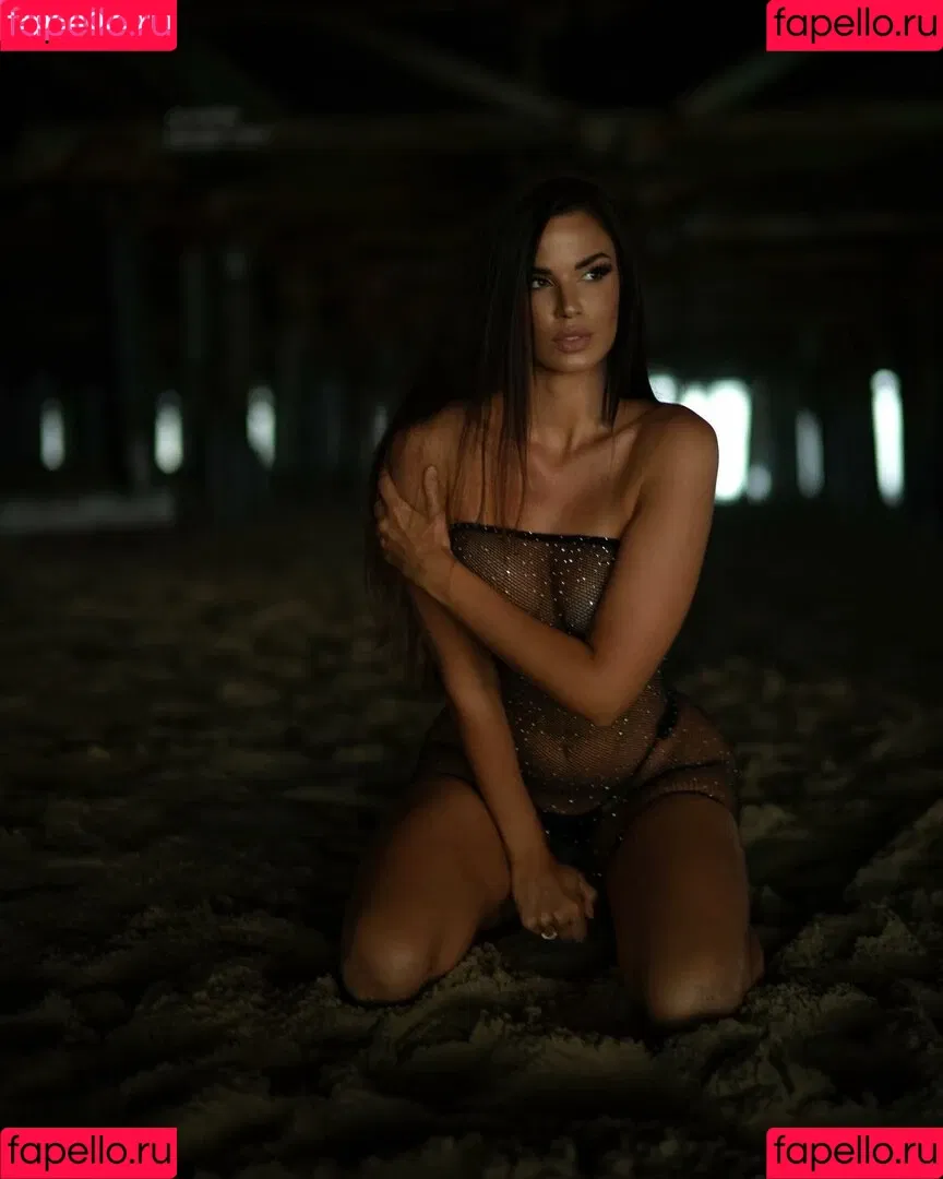 Ivana Knoll Onlyfans Photo Gallery 