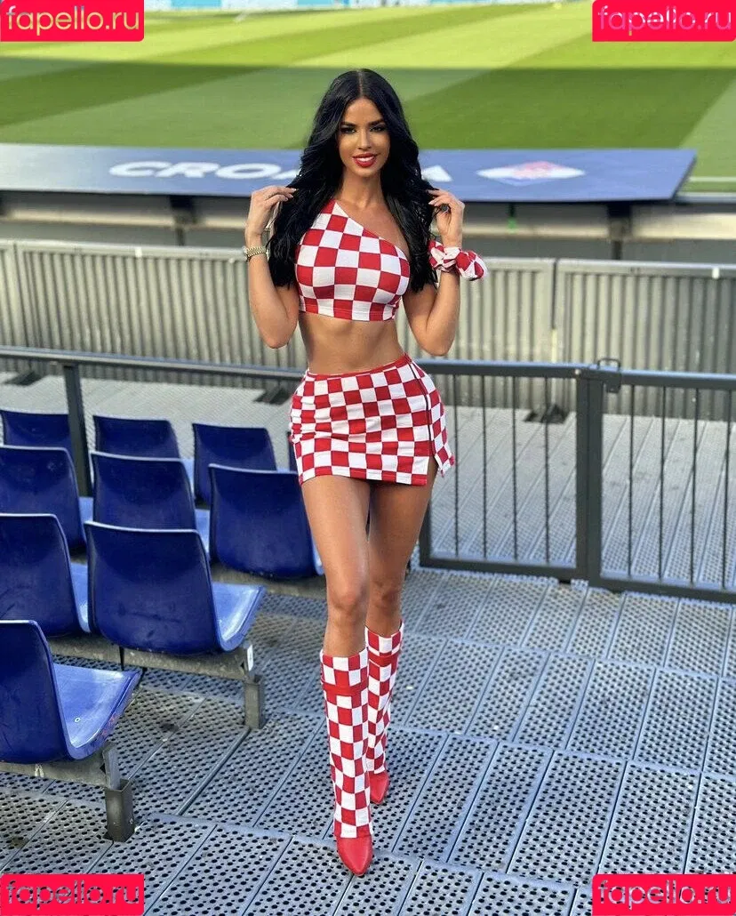 Ivana Knoll Onlyfans Photo Gallery 