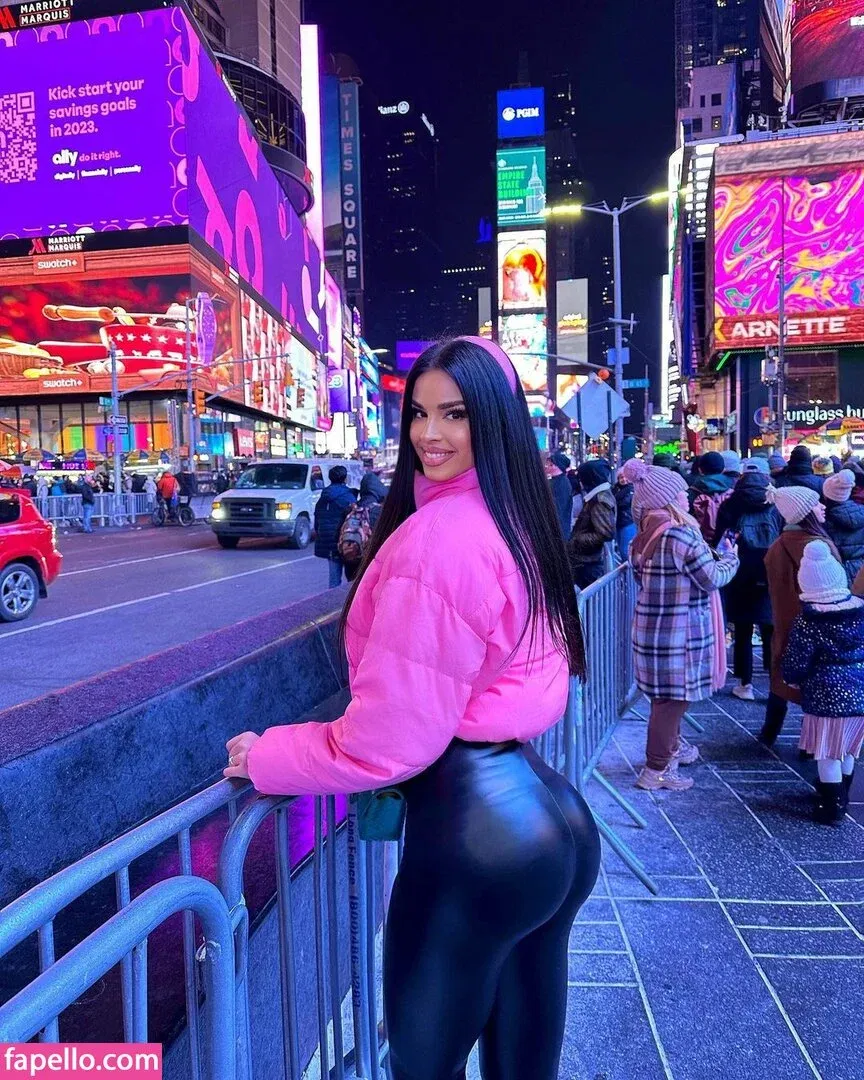 Ivana Knoll Onlyfans Photo Gallery 