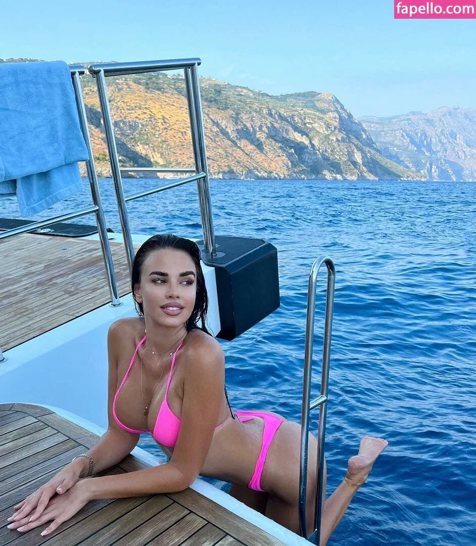 Ivana Knoll Onlyfans Photo Gallery 