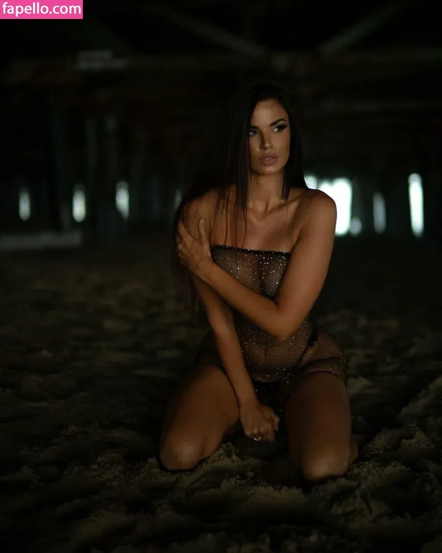 Ivana Knoll Onlyfans Photo Gallery 