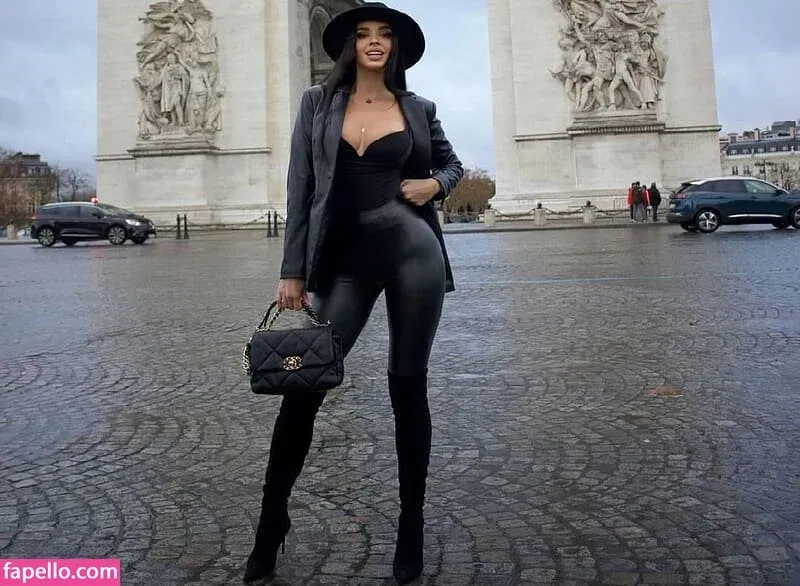 Ivana Knoll Onlyfans Photo Gallery 