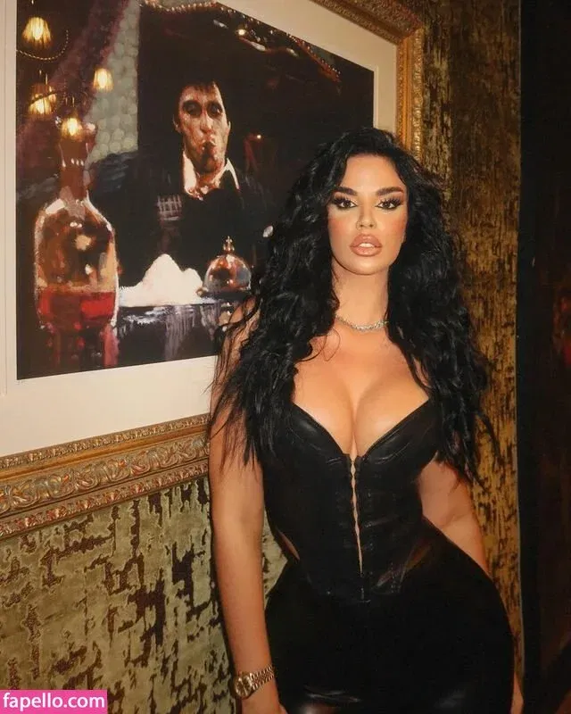 Ivana Knoll Onlyfans Photo Gallery 