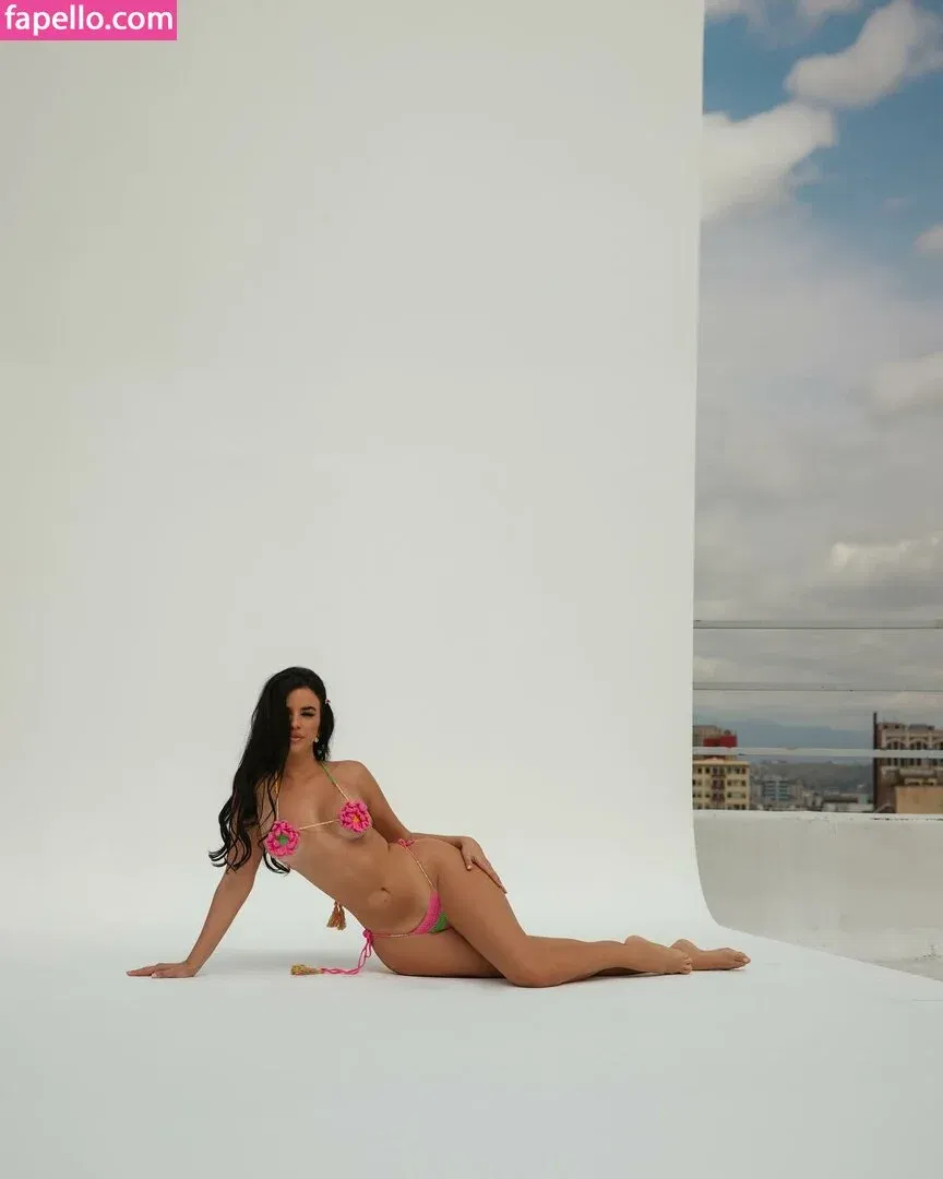 Ivana Knoll Onlyfans Photo Gallery 