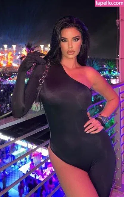 Ivana Knoll Onlyfans Photo Gallery 