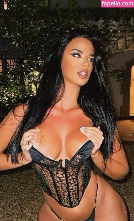 Ivana Knoll Onlyfans Photo Gallery 