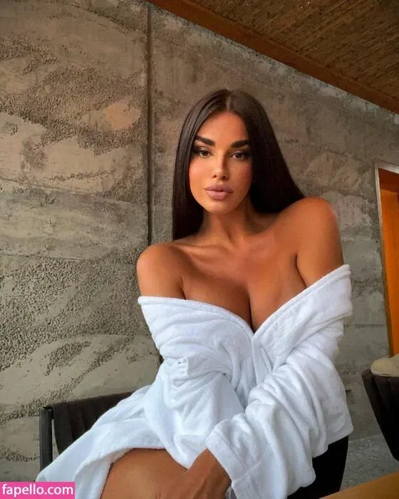 Ivana Knoll Onlyfans Photo Gallery 