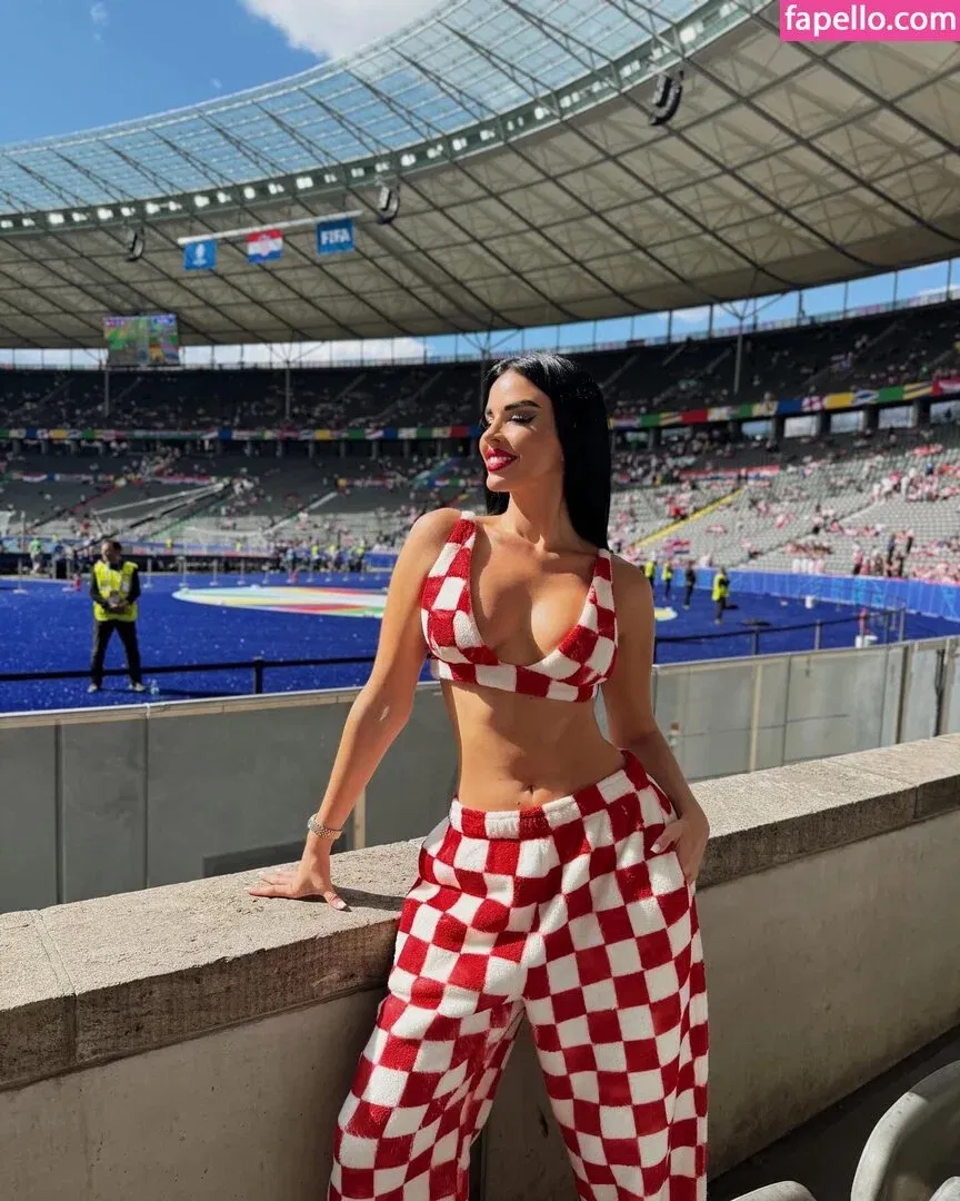 Ivana Knoll Onlyfans Photo Gallery 