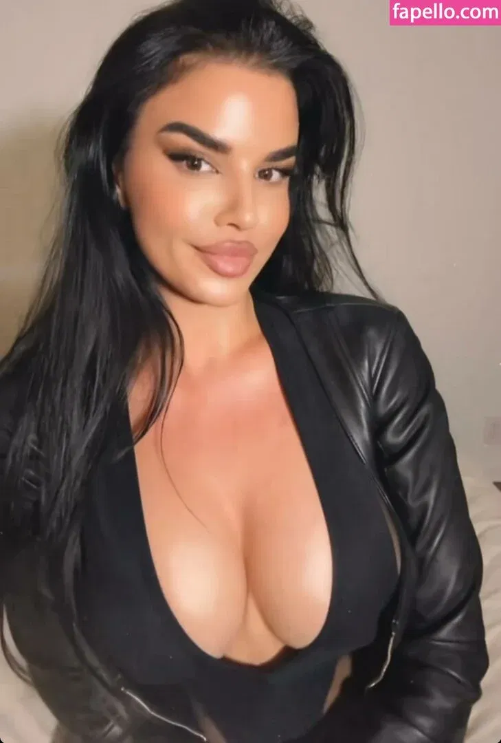 Ivana Knoll Onlyfans Photo Gallery 