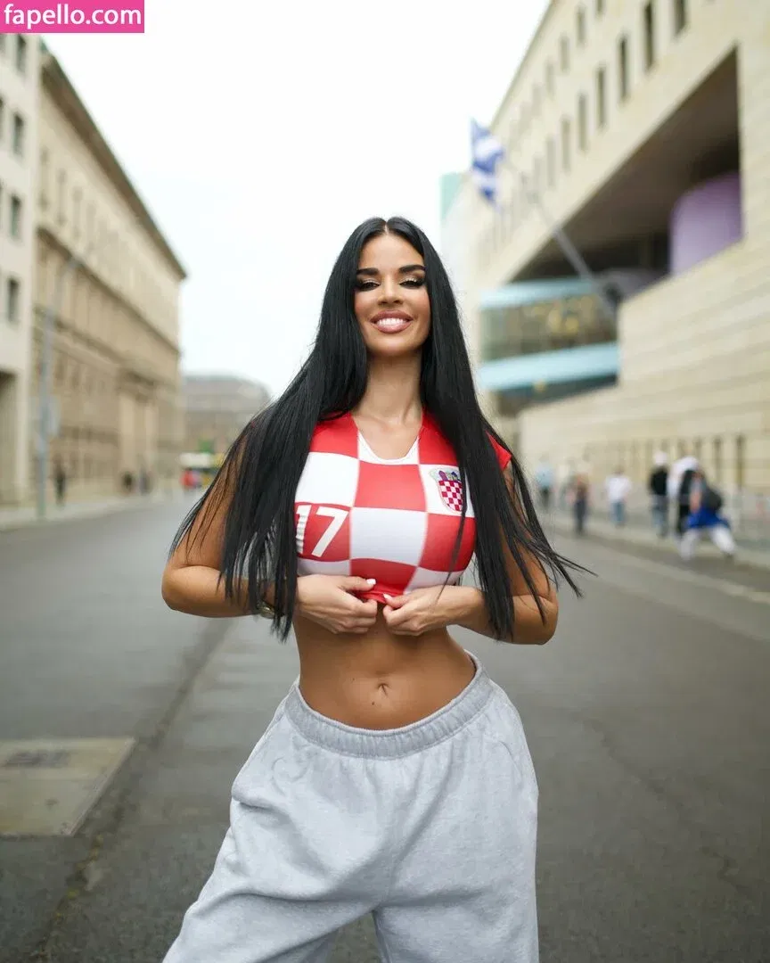 Ivana Knoll Onlyfans Photo Gallery 