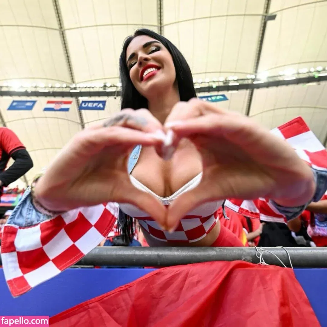 Ivana Knoll Onlyfans Photo Gallery 