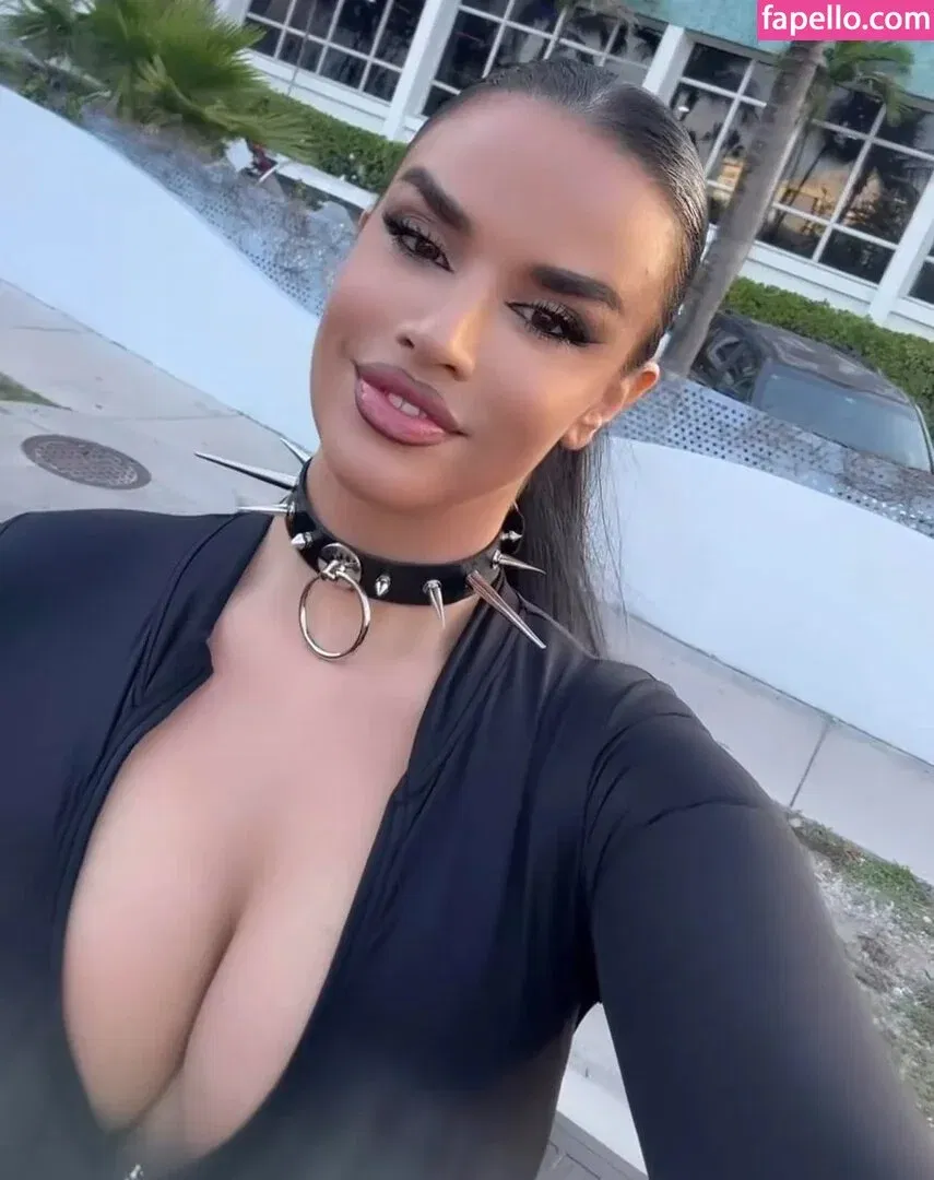 Ivana Knoll Onlyfans Photo Gallery 